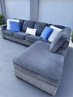 Gorgeous Ashley’s sectional couch !!