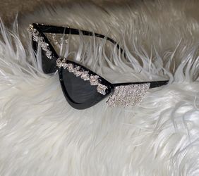🌺Black bling cat eye sunglasses with rhinestones🌺