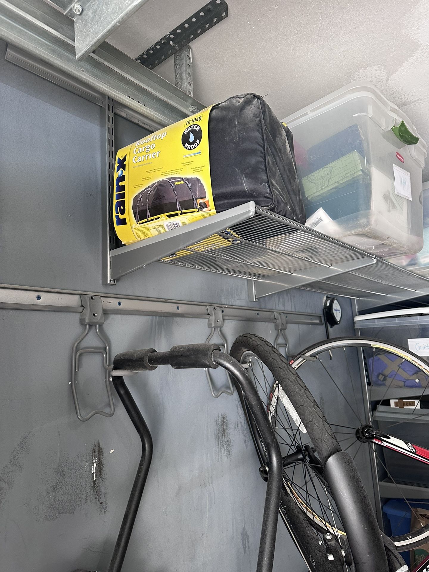 Rain x rooftop carrier