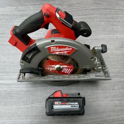 Milwaukee M18 Fuel 18V Lithium-Ion Brushless Cordless Circular Saw