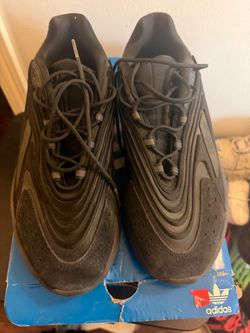 Men Adidas size 9.5 $10