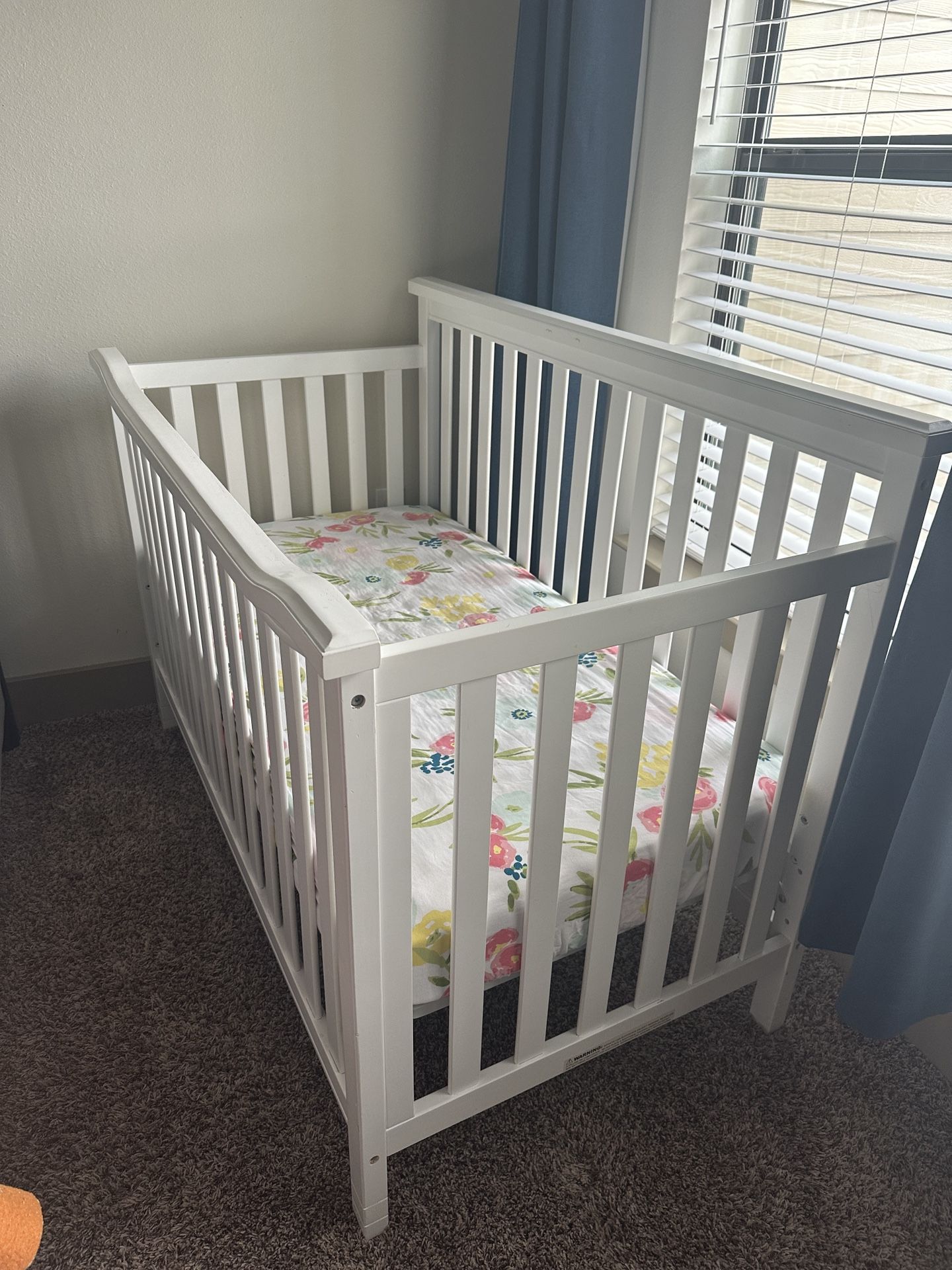 White Baby Crib with Mattress, Sheets, and Protective Liner! (EUC)