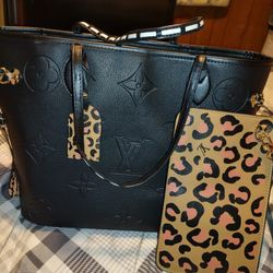 Black purse (Cheetah Neverful)