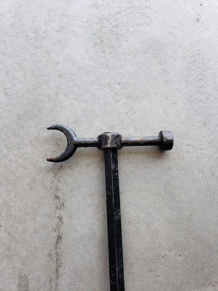 Sprinkler turn on and off tool for Englewood area