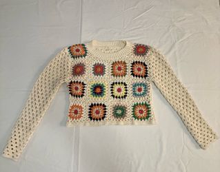 Debut Small Floral Crochet Multicolor Granny Square Cropped Sweater