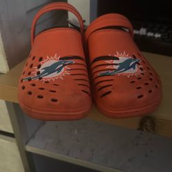 crocs