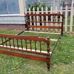 Vintage Wood Low-Profile Queen Bed