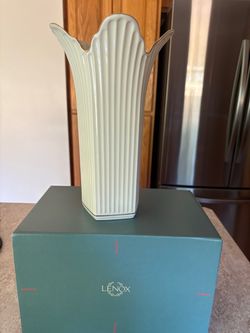 Lennox Vase