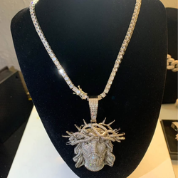 Beautiful heavy iced out 20 tennis chain & Jesus pendant