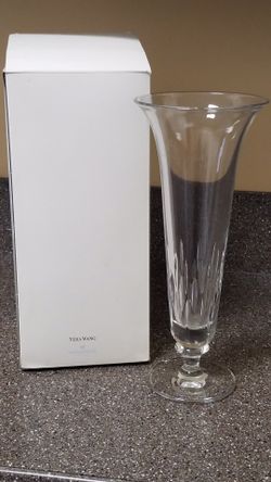 Vera Wang 14” Dutchess Crystal Vase
