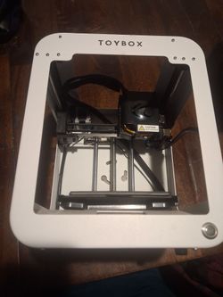 Toybox 3d printer with 7 rolls of filament