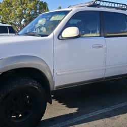 2004 Toyota Sequoia