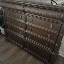  8 Drawer Dresser, Good Quality 