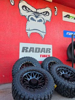 17x9 Wheels And Tires 33/1250/17 MT
