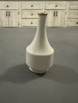 BUD VASE ROYAL ALBERT ENGLAND
