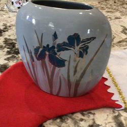 Beautiful Royal Iris Otagiri Vase