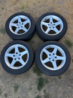 Rsx Type S 16” Oem Wheels and Toyo tourevo 205/55r16 tires