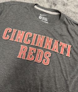 Nike Cincinnati Reds T-shirt, Size Men’s Large