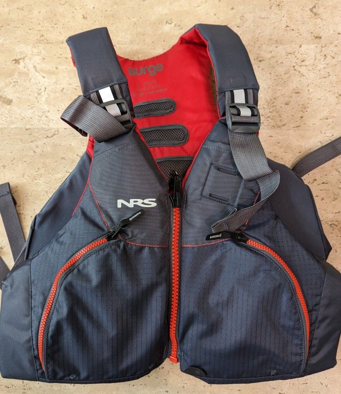 NRS Surge Kayak PFD L/XL