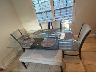 Dining room table + chairs (8 seater)