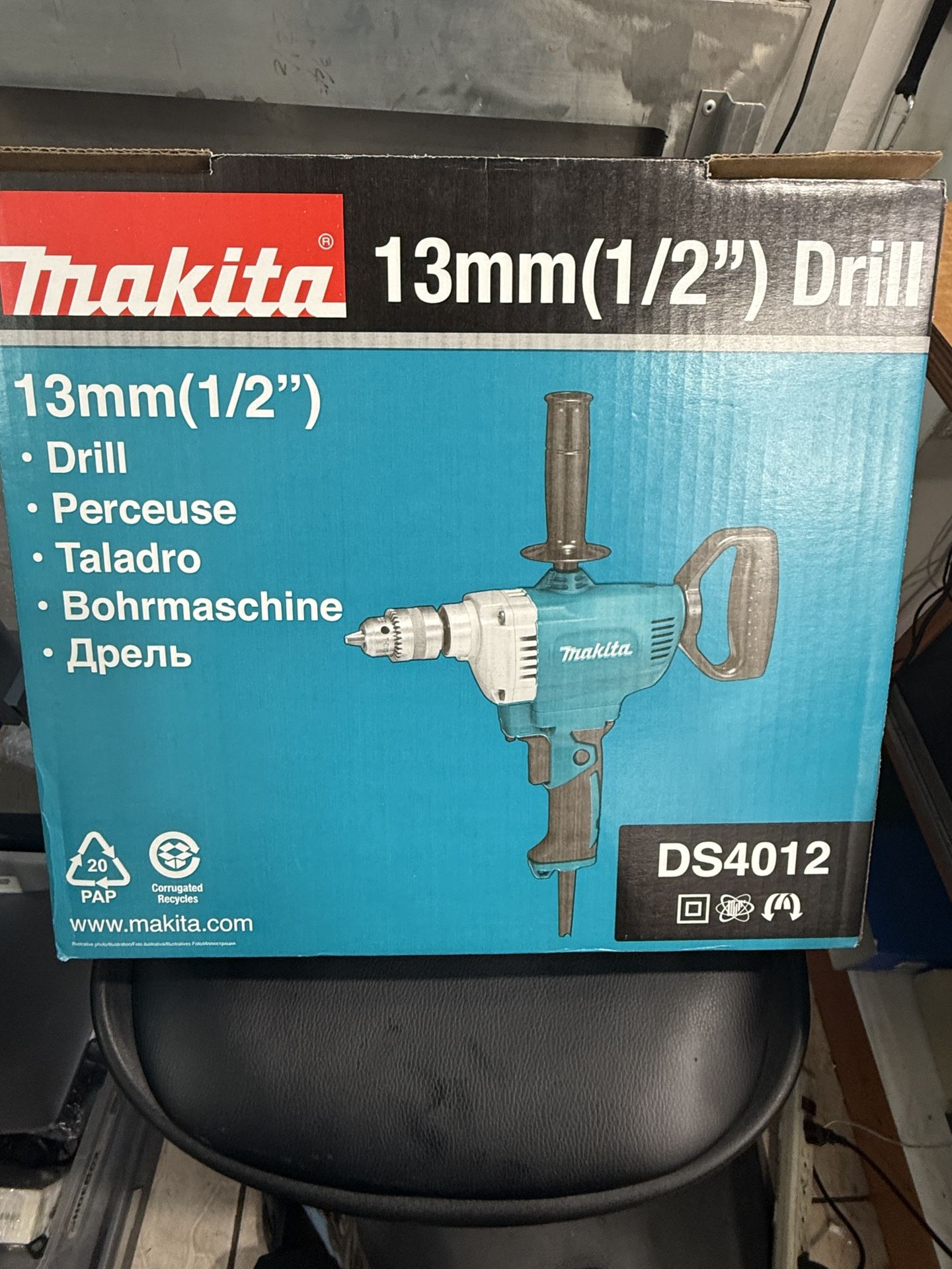 Makita 13mm (1/2) Spade Handle Drill
