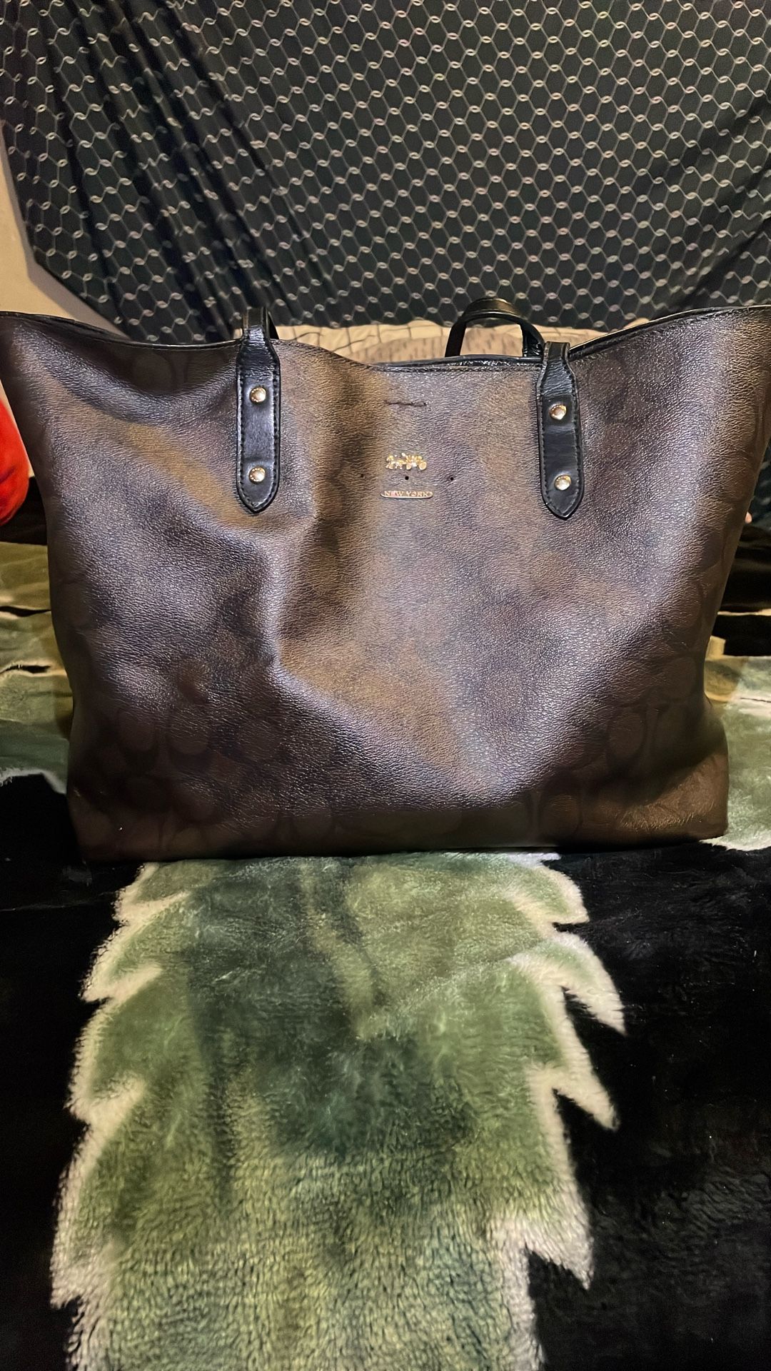 Coach Signature Tote -Authentic-