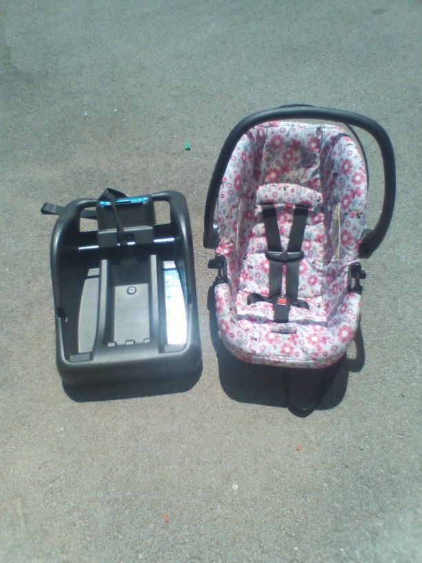 Minnie Mouse Car Seat