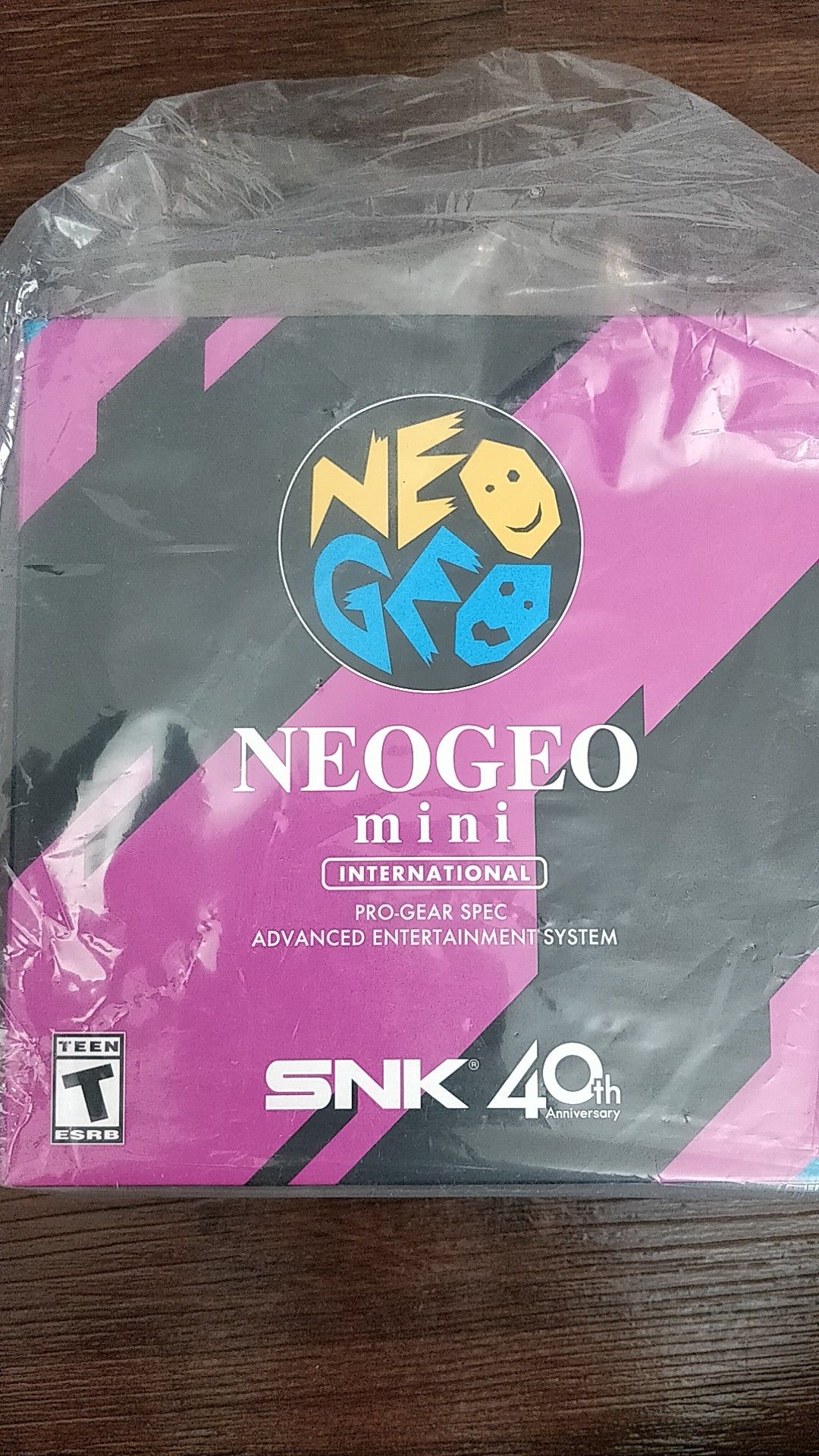 NeoGeo Mini with 40 games preloaded