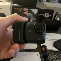 Insta360 Go Ultra Flagship Pocket Camera 4k Action Camera Black