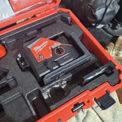 Milwaukee 12 Volt Three Plane Laser