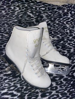 Size 2 Girls White Ice Skates