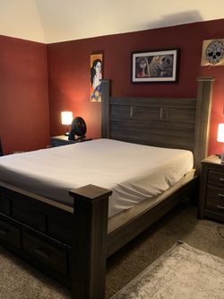 Queen Bedroom Set