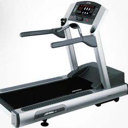Life Fitness CLST Integrity Treadmill