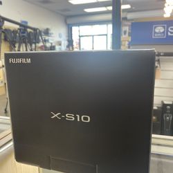 Fujifilm X-S10
