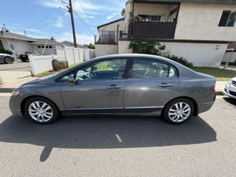 2009 Honda Civic (Tags good till Nov 2027)