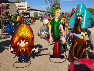 🐸Statement cartoon art🔥Metal Art Importes🌵Talavera & Terracotta Pots🌷