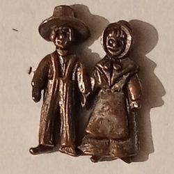 Amish Couple Husband Wife Pioneer Pewter Lapel Pin Pinback Vintage Collectible