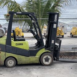 Forklift Clark 