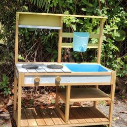 Kids Mud Kitchen