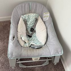 Newborn Chair 