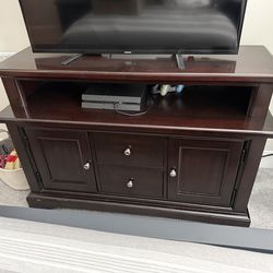 Cindy Crawford tv console