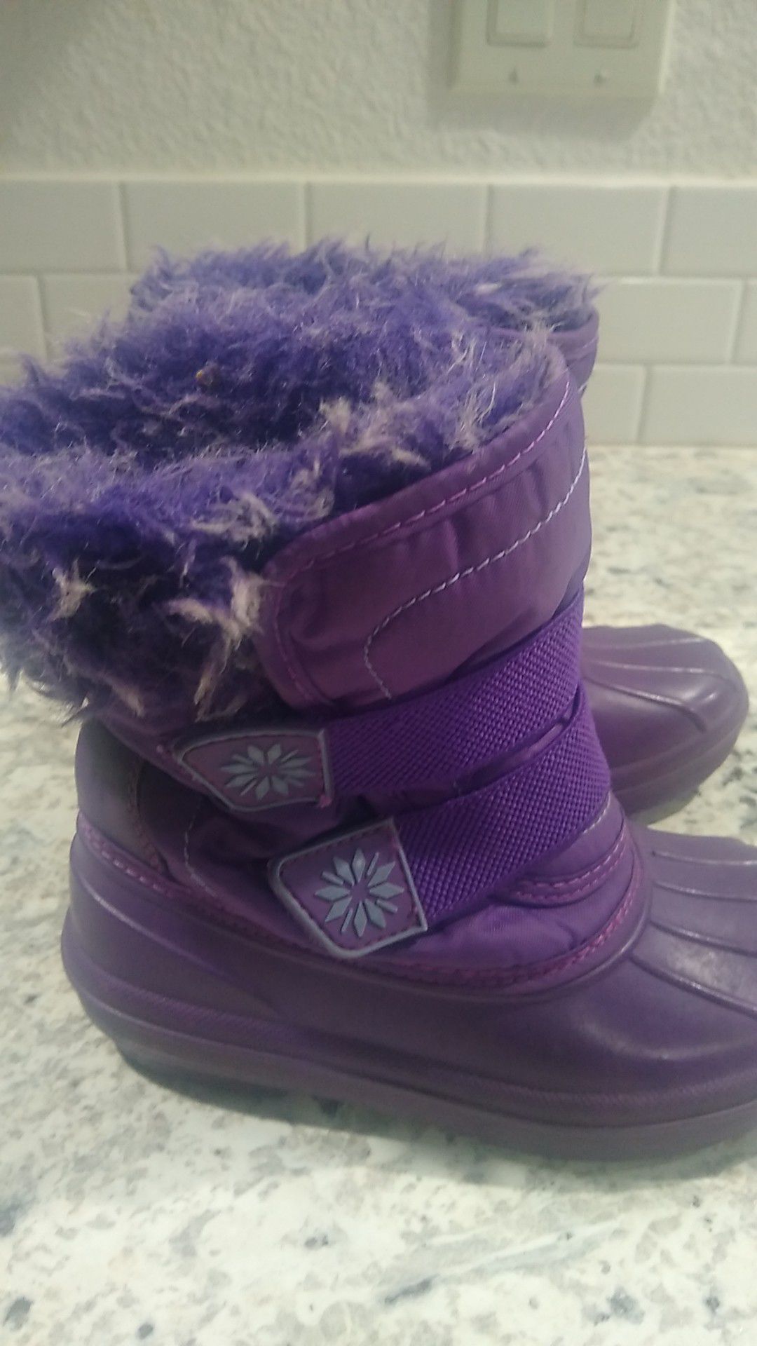 Girls winter boots size 9/10