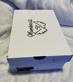 Kobe 8 Protro “Mambacita”