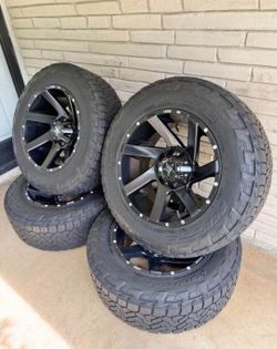 LUXXX HD Wheels and Tires Ford and Chevy