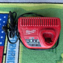Milwaukee M12 Charger