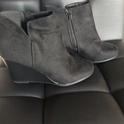 Women’s Zipper Bootie 6.5