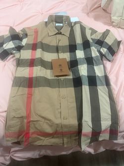Men’s Burberry shirt