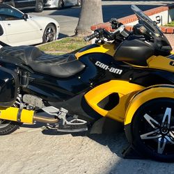 2009 Canam Spyder RT $7,000 or Best Offer