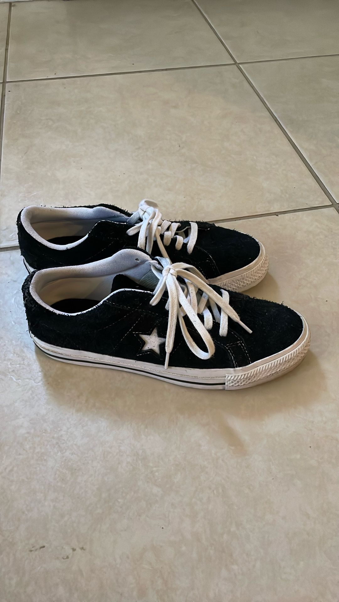Converse Sneakers(M 7.5/ W 9)