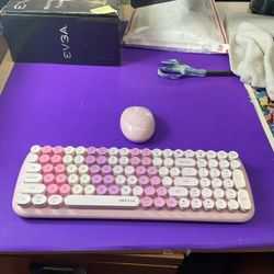 UBOTIE Wireless Keyboard and Mouse Set Pink Purple Retro Typewriter Style – Cute Aesthetic 